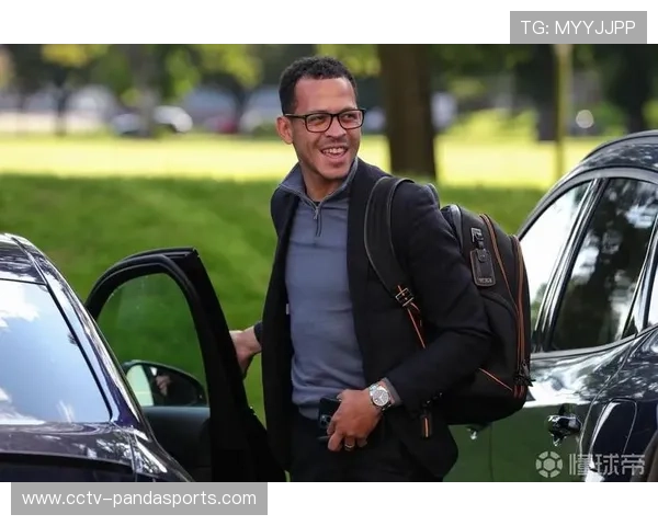 罗塞尼尔执教斯特拉斯堡63场，战绩32胜14平17负。